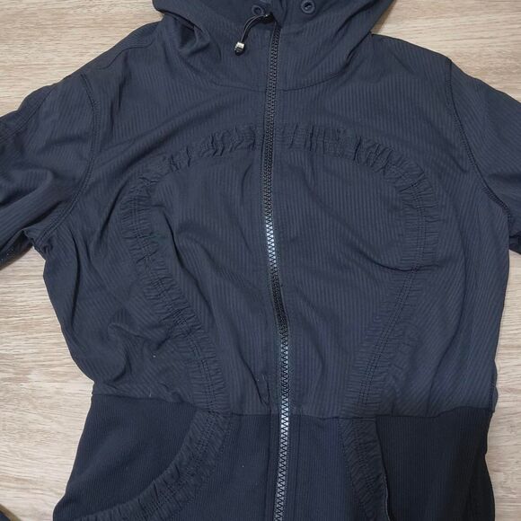 Lululemon Women's Black Jacket Reversible - Picture 2 of 8